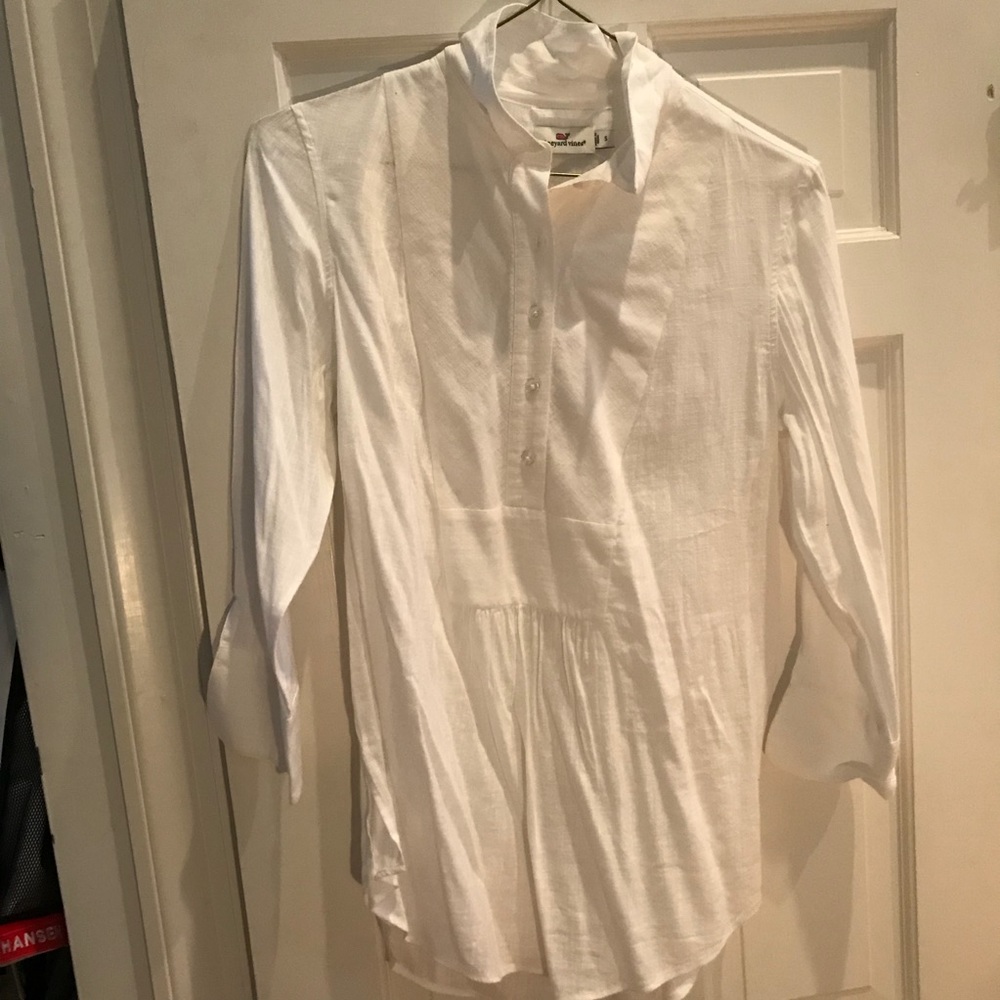 Vineyard vines white tunic with placket detail